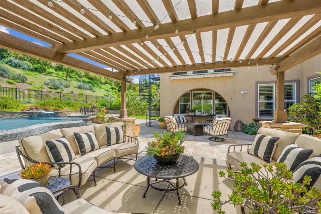2776 Vistamonte Glen, Escondido CA: https://media.crmls.org/mediaz/8c8416d1-e769-4652-a2ee-b2072d2da956.jpg
