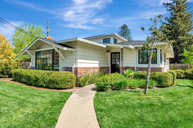 421 Ruby Street, Redwood City CA: https://media.crmls.org/mediaz/8c841a4a-057d-4e96-9587-cf0cee720060.jpg