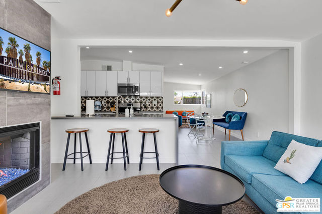 587 N Calle Marcus, Palm Springs CA: https://media.crmls.org/mediaz/8c84c583-a43f-488a-8d79-a58f5d7c49b1.jpg