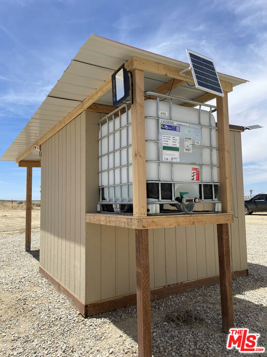 8144 Jefferson Street, Mojave CA: https://media.crmls.org/mediaz/8c84faa1-102e-4a2b-919c-5feb1484495f.jpg
