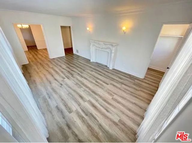 5754 W 4th Street, Los Angeles CA: https://media.crmls.org/mediaz/8c852489-8fdb-445e-9537-5792096903b4.jpg