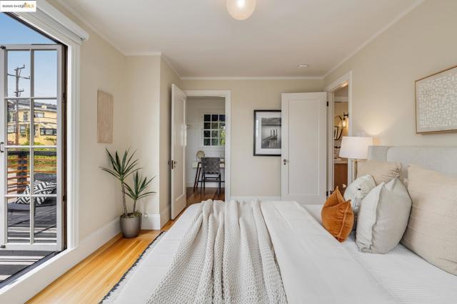 740 Calmar Ave, Oakland CA: https://media.crmls.org/mediaz/8c85991c-e7eb-4ac6-834f-b70a87967c8f.jpg