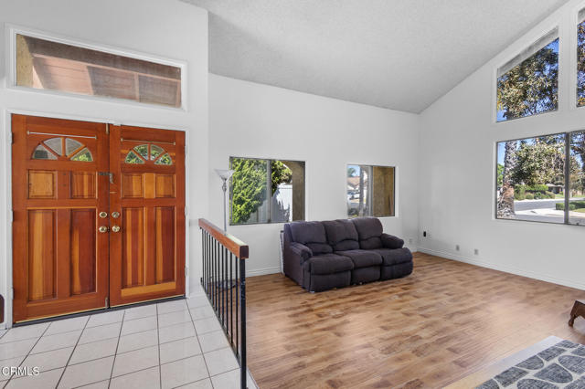 1461 Lexington Court, Camarillo CA: https://media.crmls.org/mediaz/8c85a348-63a2-4113-b2f1-1eb9bd96576b.jpg