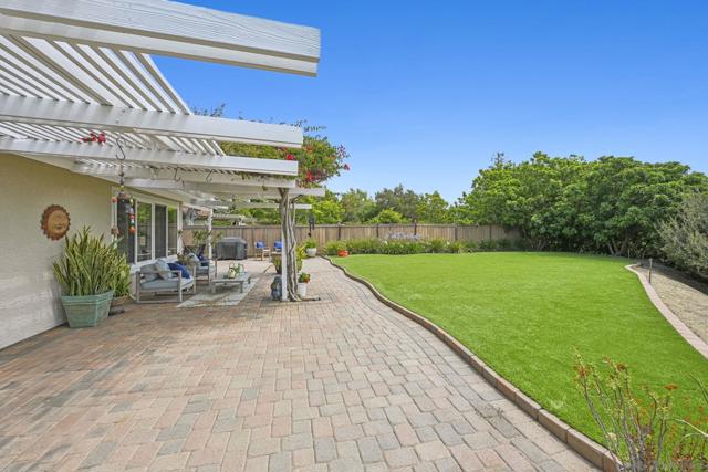 602 HOLLYRIDGE DRIVE, Encinitas CA: https://media.crmls.org/mediaz/8c85e22c-574e-48d3-99d7-afacbab149b6.jpg