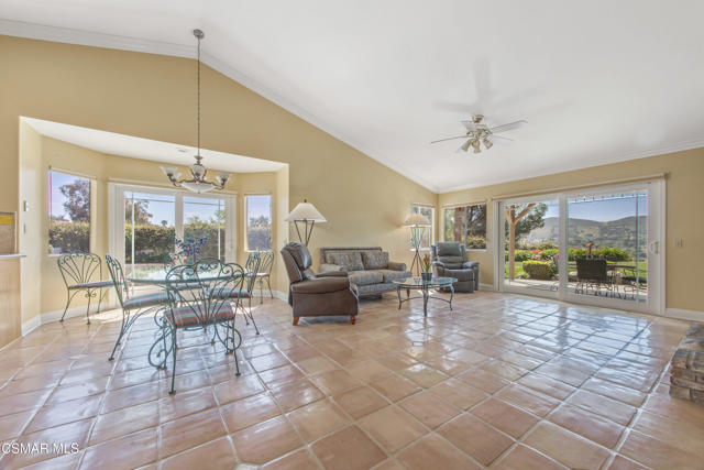 12490 Ridge Drive, Santa Rosa CA: https://media.crmls.org/mediaz/8c85ebe5-9fbb-43d5-8d22-ab1a9b0b7df1.jpg