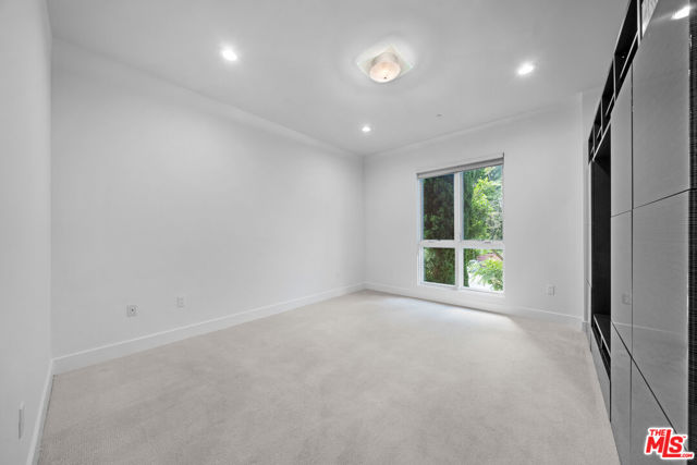 1318 Roxbury Drive, Los Angeles CA: https://media.crmls.org/mediaz/8c86f3b0-a180-4ed8-a0f2-307f6fef5193.jpg