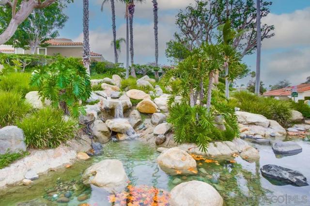 12122 Royal Birkdale Row, San Diego CA: https://media.crmls.org/mediaz/8c871fe5-9ac6-4e68-b725-1754d115e4a0.jpg