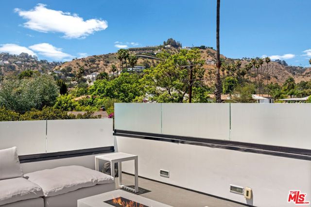 1609 N Stanley Avenue, Los Angeles CA: https://media.crmls.org/mediaz/8c873679-8f21-46ab-afc9-4eb6457e74af.jpg