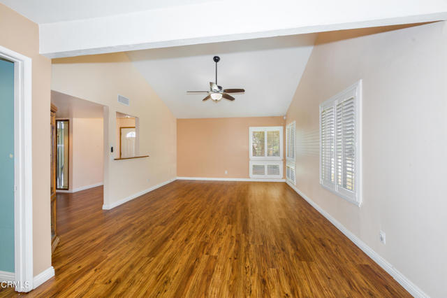 13716 Herrick Avenue, Sylmar CA: https://media.crmls.org/mediaz/8c877534-a550-44e8-907b-1fa52e501784.jpg