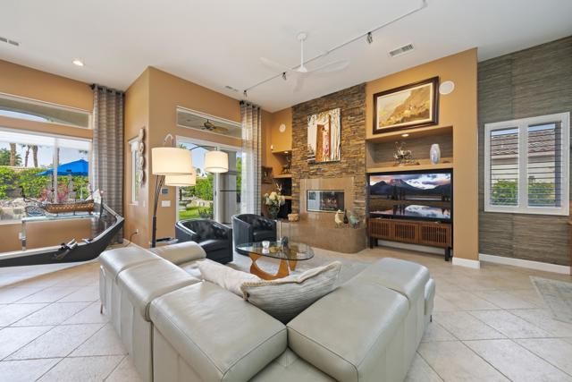 50 Toscana E Way, Rancho Mirage CA: https://media.crmls.org/mediaz/8c887490-e64b-4ece-b1be-11fe77e14b8f.jpg