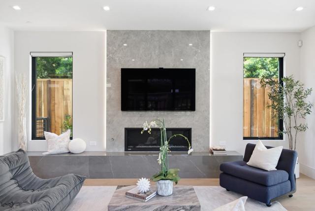 543 Tennyson Avenue, Palo Alto CA: https://media.crmls.org/mediaz/8c88ba09-f651-43c2-a039-3b519bfac8c6.jpg