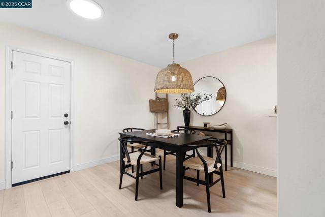 6625 Pioneer Ln, Dublin CA: https://media.crmls.org/mediaz/8c8a12ac-7817-4dd1-9d4e-2c1ee5c47029.jpg