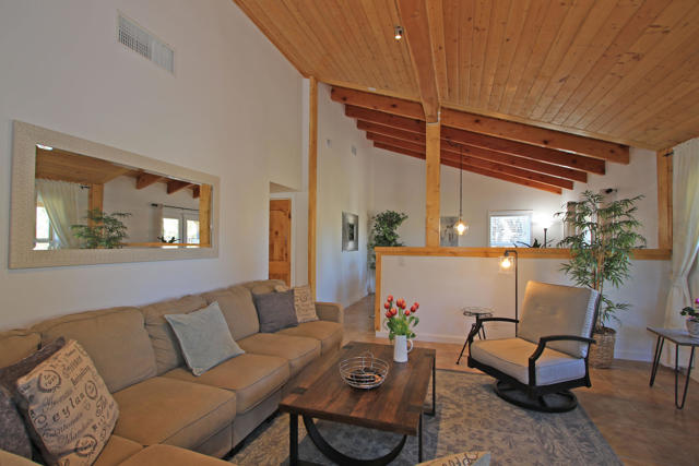 73117 Haystack Road, Palm Desert CA: https://media.crmls.org/mediaz/8c8a975a-e44b-4289-a9ed-1577284ad4dc.jpg