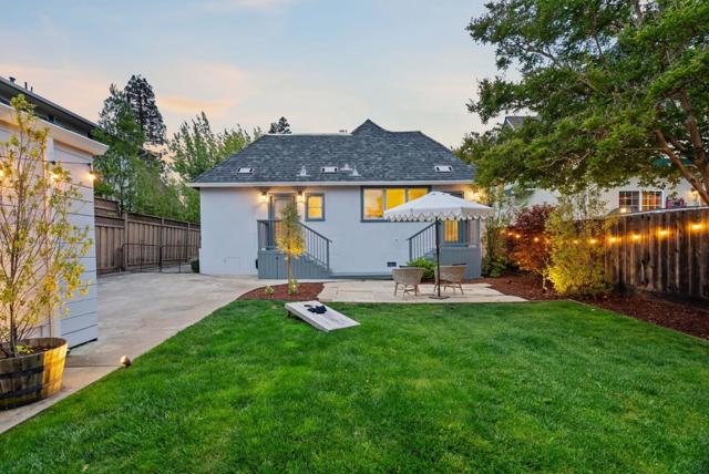 1223 Rhus Street, San Mateo CA: https://media.crmls.org/mediaz/8c8b35e8-9205-4650-976c-e853d36d1c8f.jpg