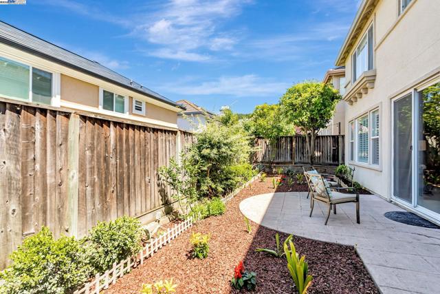 1657 Via Cortina, San Jose CA: https://media.crmls.org/mediaz/8c8b4128-0cb3-443c-9dc5-c24a90544912.jpg