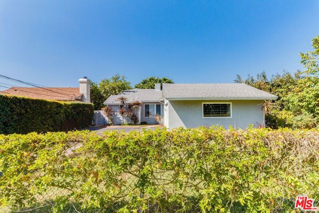 7553 GARDEN GROVE Avenue, Reseda CA: https://media.crmls.org/mediaz/8c8b8cad-9fc8-4c8f-8fb7-212f03af1771.jpg