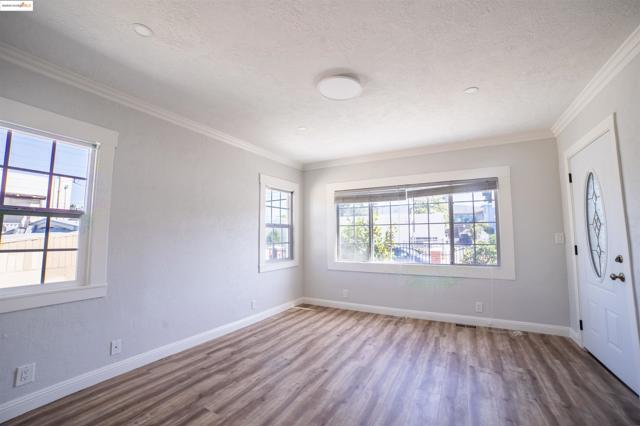 3517 Allendale Ave, Oakland CA: https://media.crmls.org/mediaz/8c8c6d69-1b49-43f5-b31c-ea4f7de8f5df.jpg