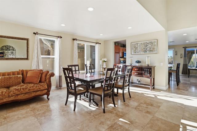 1332 Carneros Valley st, Chula Vista CA: https://media.crmls.org/mediaz/8c8dce49-13db-44c4-8b42-37272544fc6c.jpg