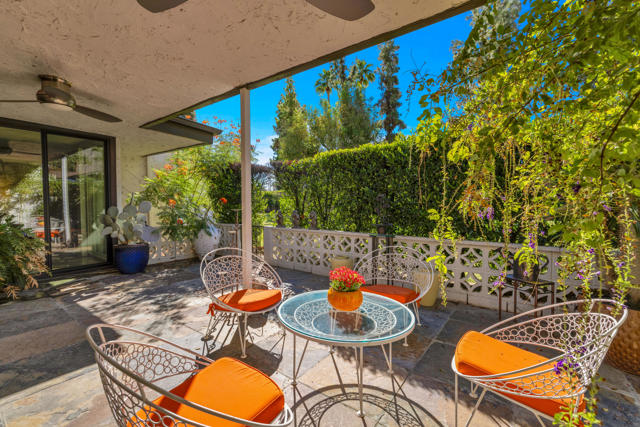 2327 Casitas Way, Palm Springs, CA 92264