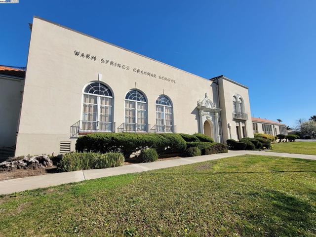 46762 Winema Cmn, Fremont CA: https://media.crmls.org/mediaz/8c8e11c1-7f71-45b8-85c9-6354cee0d802.jpg