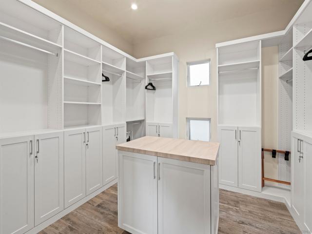 8477 El Paseo Grande, La Jolla CA: https://media.crmls.org/mediaz/8c8e6df5-f0ed-429e-bf29-265a1a1096c7.jpg