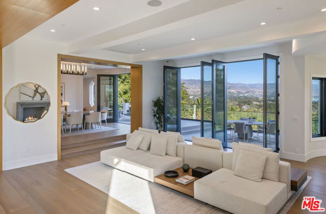 7052 Dume Drive, Malibu CA: https://media.crmls.org/mediaz/8c8e8f59-5035-4519-b13c-d84647b59b68.jpg