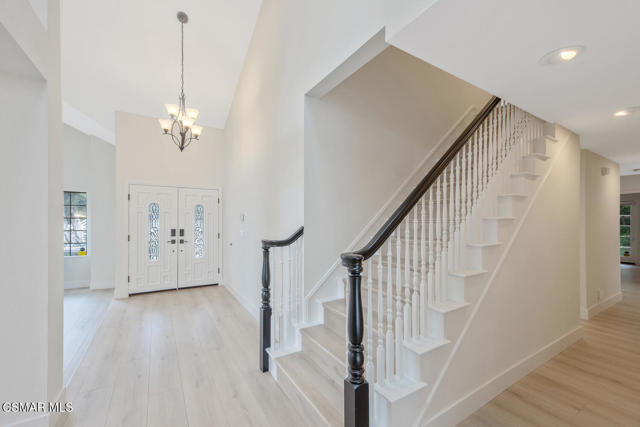 790 Spring Canyon Place, Thousand Oaks CA: https://media.crmls.org/mediaz/8c8ea5eb-5e88-4acb-be44-146e2b36006b.jpg
