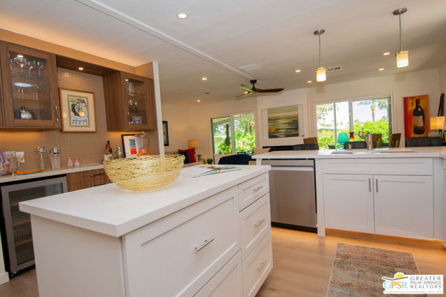 480 Calle Madrigal, Cathedral City CA: https://media.crmls.org/mediaz/8c8f2885-74c0-46e8-a97f-8e7c69eb8a21.jpg