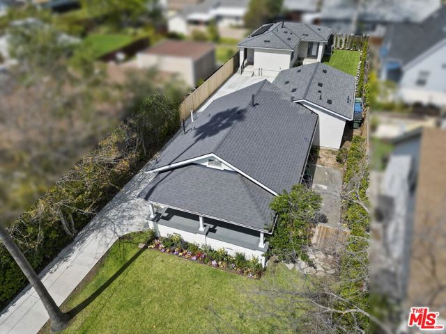 1563 E Elizabeth Street, Pasadena CA: https://media.crmls.org/mediaz/8c8f3bf2-b0e9-47d7-97d0-289464ad5352.jpg