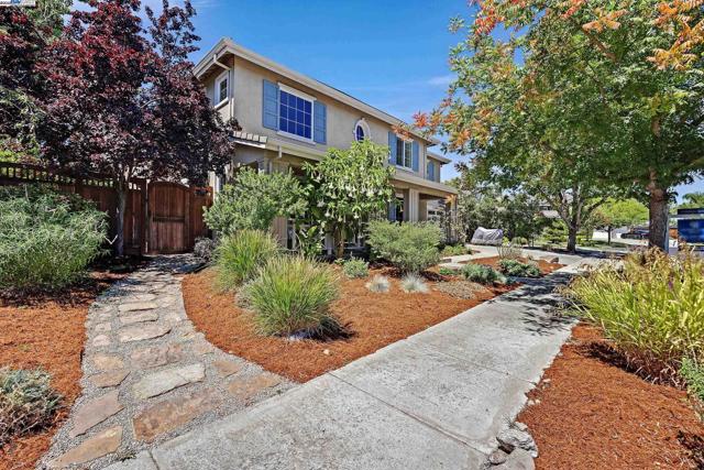 2461 Ancona Cir, Livermore CA: https://media.crmls.org/mediaz/8c8fade1-8278-4caf-a3de-405068347219.jpg
