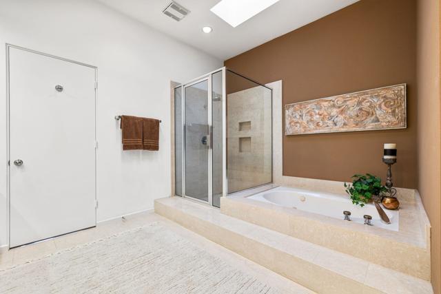 Image 39 of 62 For 143 Desert Holly Drive