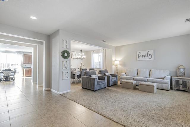 Image 8 of 53 For 4003 Blacksmith Cir