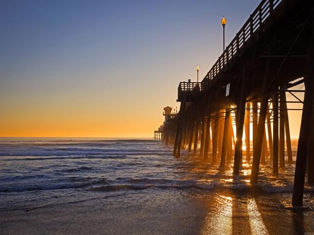 301 Mission Avenue, Oceanside CA: https://media.crmls.org/mediaz/8c9049b3-50cd-4814-82d2-1bf844af6cf1.jpg