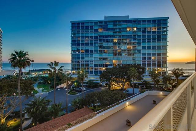 1750 Avenida Del Mundo, Coronado CA: https://media.crmls.org/mediaz/8c905dfe-cf7a-47a9-92c4-18bdee00be8b.jpg