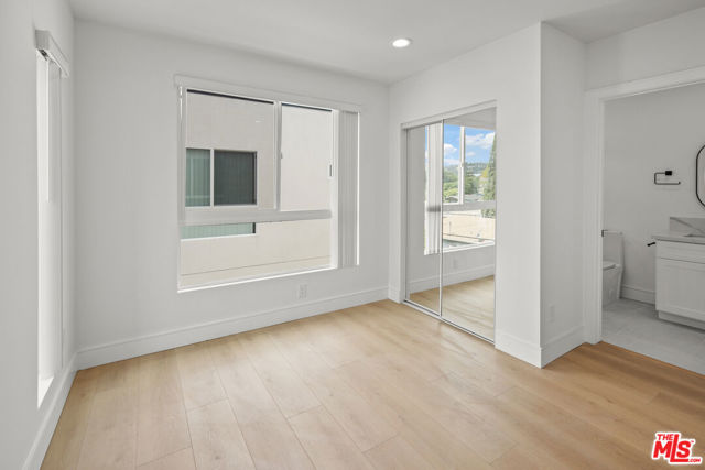 2700 Fletcher Drive, Los Angeles CA: https://media.crmls.org/mediaz/8c90688c-b811-4b0b-8d5d-d5ed26853e55.jpg