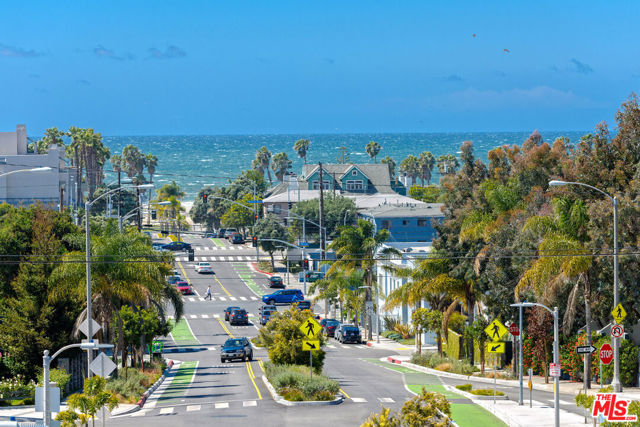 2108 Neilson Way, Santa Monica CA: https://media.crmls.org/mediaz/8c915196-c303-414c-bf0a-e980c6a34f4b.jpg