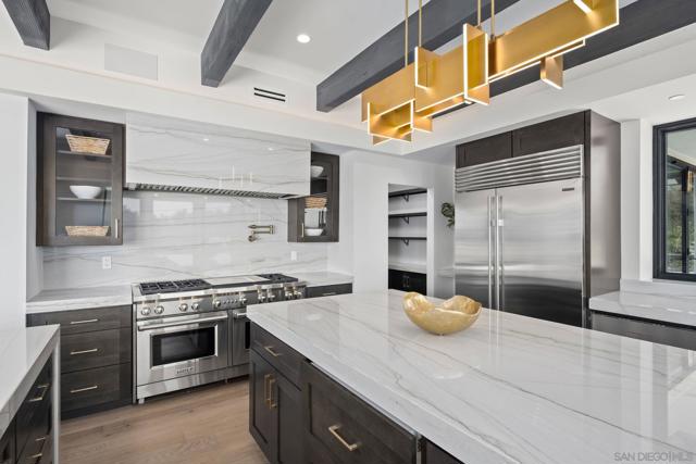 5465 Avenida Maravillas, Rancho Santa Fe CA: https://media.crmls.org/mediaz/8c919b62-756a-4834-aced-e255393839f0.jpg