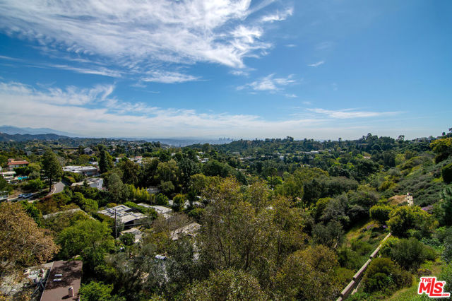 6 Bed Home for Sale in Los Angeles, California