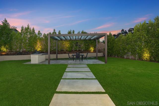2807 California Poppy Street, Escondido CA: https://media.crmls.org/mediaz/8c92e96c-b5de-4e7a-aca0-b8a9db82b7e7.jpg