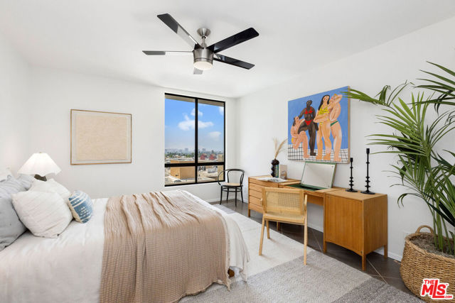 7320 Hawthorn Avenue, Los Angeles CA: https://media.crmls.org/mediaz/8c93015b-6d6d-4b9f-b4b4-28f5f3ab5b9c.jpg