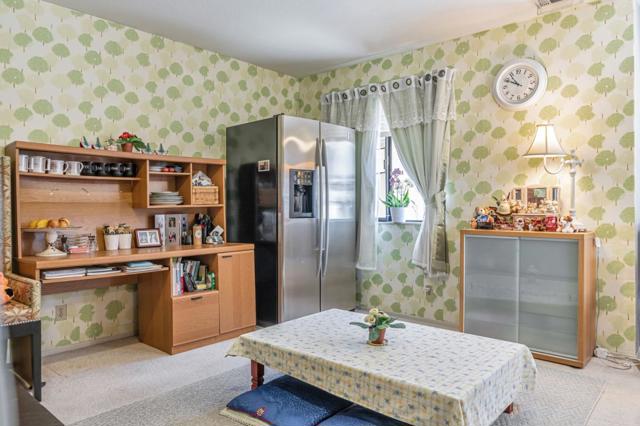 2411 Carlmont Drive, Belmont CA: https://media.crmls.org/mediaz/8c937eb8-f539-46ac-ad9a-60369b9841ff.jpg