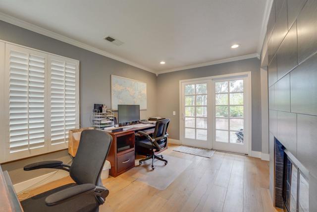 Image 22 of 33 For 11695 Scripps Lake Drive