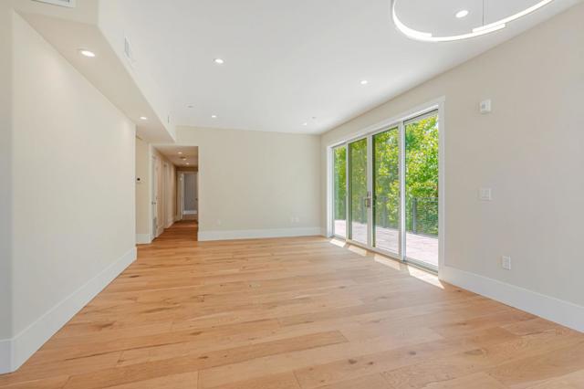 1667 San Carlos Avenue, San Carlos CA: https://media.crmls.org/mediaz/8c93f960-d727-4f8f-867b-f102372c27ca.jpg