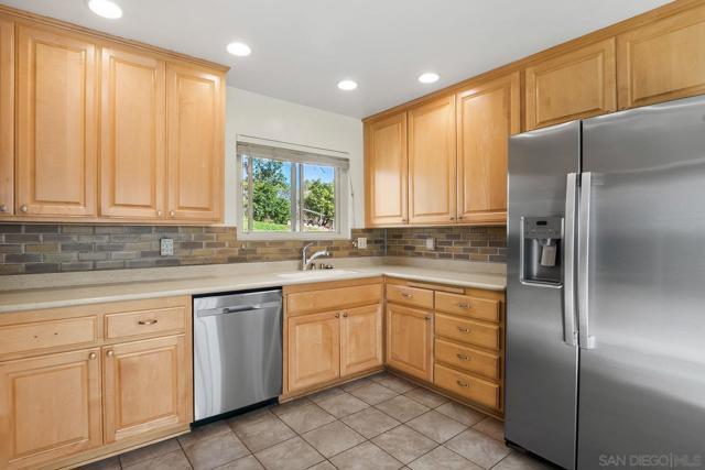 MLS #250041928SD image #21