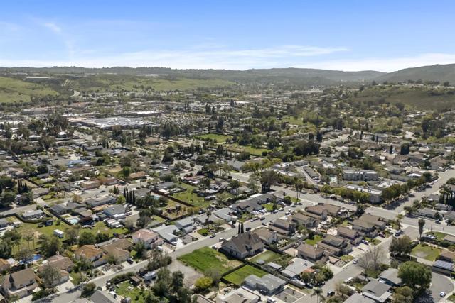13646 Janette Lane, Poway CA: https://media.crmls.org/mediaz/8c95241f-685f-418e-9495-0ae200233f4a.jpg