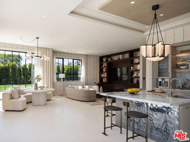 721 N Bonhill Road, Los Angeles CA: https://media.crmls.org/mediaz/8c95b90f-ed4a-4a4b-b2a8-92f7d6f9d43a.jpg
