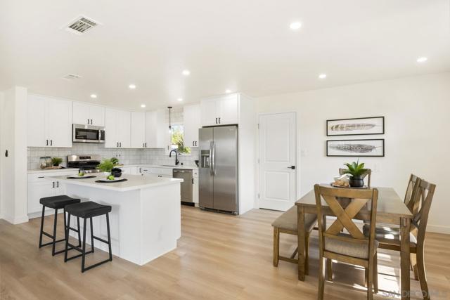 9484 86 La Cuesta Dr, La Mesa CA: https://media.crmls.org/mediaz/8c963b6f-7179-4872-aa2e-0f5fcb0f90b6.jpg