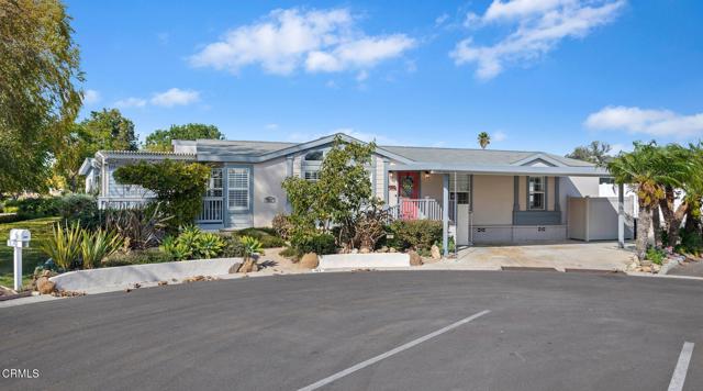 Detail Gallery Image 2 of 38 For 157 Keats Cir #157,  Ventura,  CA 93003 - 3 Beds | 2 Baths