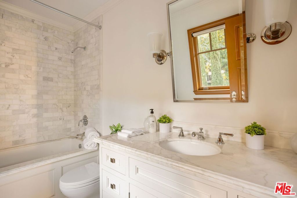 MLS #26853331 image #32