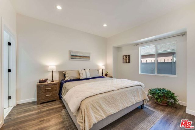 1304 -1306 W 48th Street, Los Angeles CA: https://media.crmls.org/mediaz/8c97bdb4-2333-4cb4-95e3-42bfab1db398.jpg